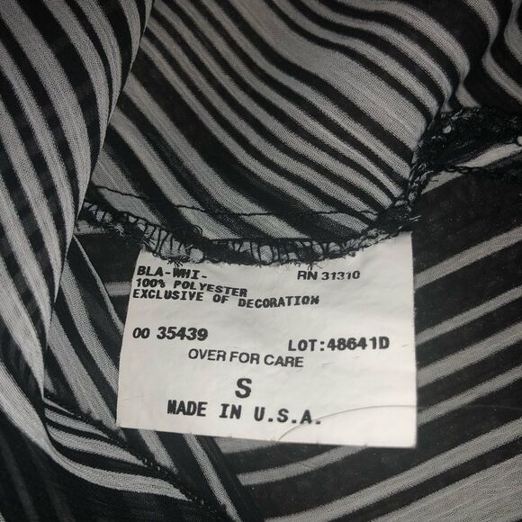 Small BCX Black & white zebra stripes halter top - Picture 4 of 4